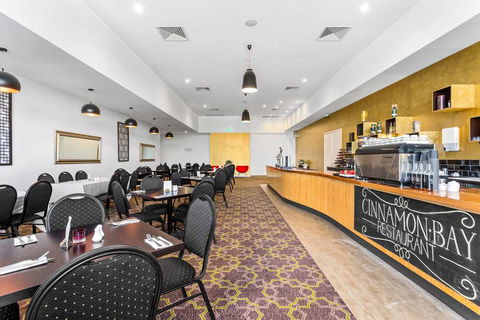 Quality Suites Point Cook Seasons 5 - Tourism Caloundra 15