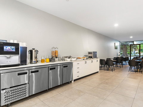 Breakfree on Broadway Sydney - Tourism Caloundra 10