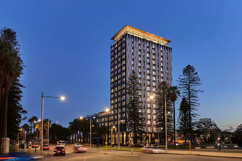 DoubleTree By Hilton Perth Waterfront - Tourism Caloundra 1