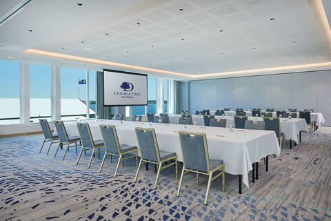 DoubleTree By Hilton Perth Waterfront - Tourism Caloundra 12