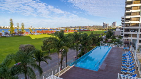 Crowne Plaza Perth - Tourism Caloundra 0