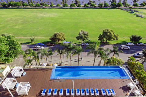 Crowne Plaza Perth - Tourism Caloundra 2