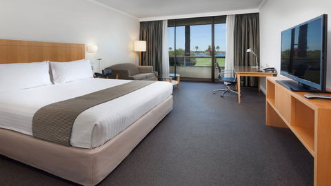 Crowne Plaza Perth - Tourism Caloundra 5