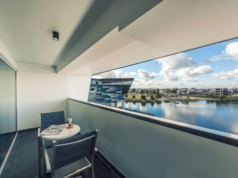 Mercure Melbourne Caroline Springs - Tourism Caloundra 5