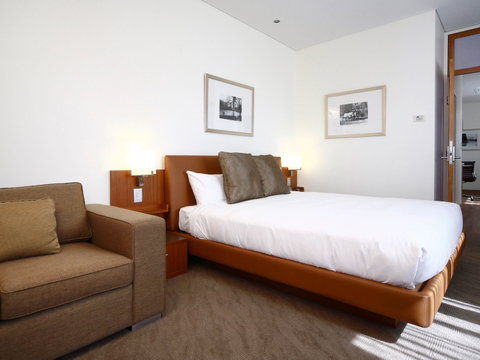 Novotel Canberra - Tourism Caloundra 5