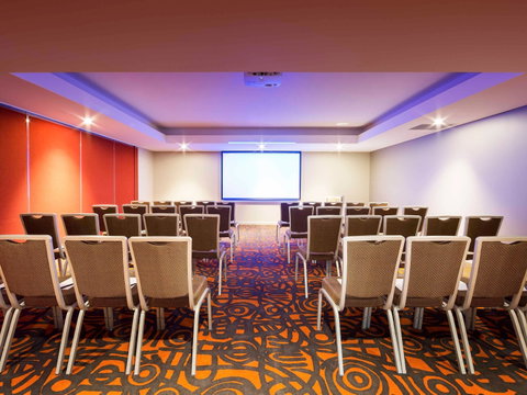 Novotel Canberra - Tourism Caloundra 7
