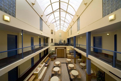 Capital Executive Apt Hotel Canberra - Tourism Caloundra 1