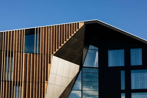 Macq 01 Hotel - Tourism Caloundra 1