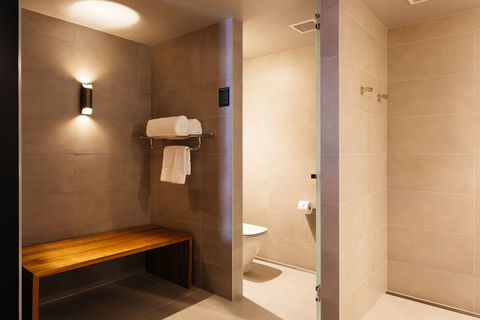 Macq 01 Hotel - Tourism Caloundra 2