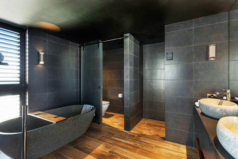 Macq 01 Hotel - Tourism Caloundra 4