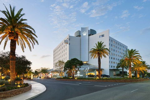 Crown Promenade Perth - Tourism Caloundra 0