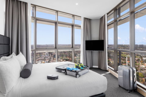 Meriton Suites Church Street, Parramatta - Tourism Caloundra 2