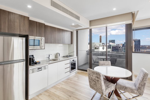 Meriton Suites Church Street, Parramatta - Tourism Caloundra 5