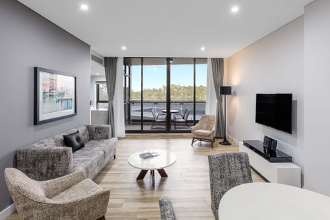 Meriton Suites Church Street, Parramatta - Tourism Caloundra 11