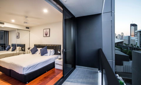 Arise Atlas - Tourism Caloundra 10