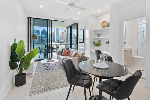 Arise On Hope Street - Tourism Caloundra 2