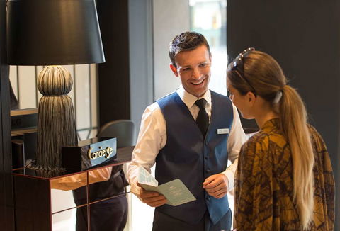 Mayfair Hotel - Tourism Caloundra 1