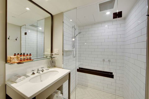 Mayfair Hotel - Tourism Caloundra 6