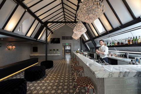 Mayfair Hotel - Tourism Caloundra 15