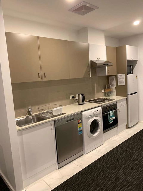 Adelaide Dress Circle Apartments - Tourism Caloundra 2