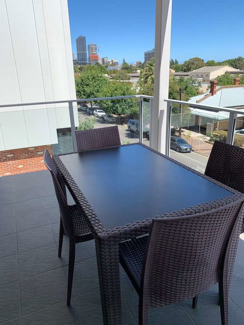 Adelaide Dress Circle Apartments - Tourism Caloundra 8