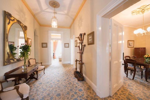 The Hotel Windsor - Tourism Caloundra 9
