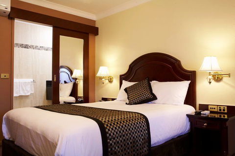 Albury Georgian - Tourism Caloundra 2