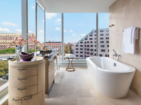 Sofitel Sydney Darling Harbour - Tourism Caloundra 3