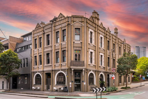 The Vulcan Hotel - Tourism Caloundra 0
