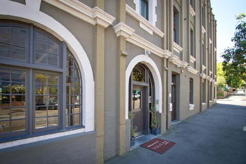 The Vulcan Hotel - Tourism Caloundra 1