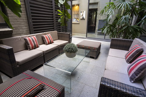 The Vulcan Hotel - Tourism Caloundra 2