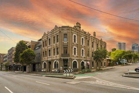 The Vulcan Hotel - Tourism Caloundra 4