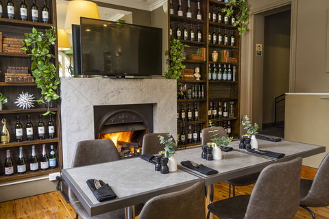 The Vulcan Hotel - Tourism Caloundra 13