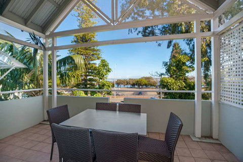 Broadwater Resort Apartments - Tourism Caloundra 0