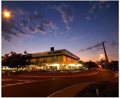 Isa Hotel - Tourism Caloundra 0