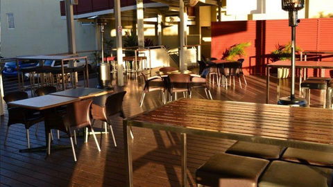 Isa Hotel - Tourism Caloundra 1