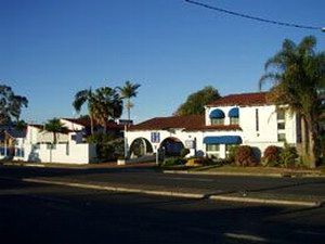 Alabaster Motor Inn - Tourism Caloundra 0