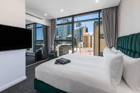 Meriton Suites Sussex Street, Sydney - Tourism Caloundra 0