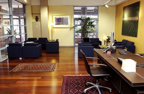 Mariners Court Hotel - Tourism Caloundra 0