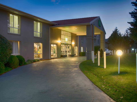 Ibis Styles Canberra - Tourism Caloundra 2