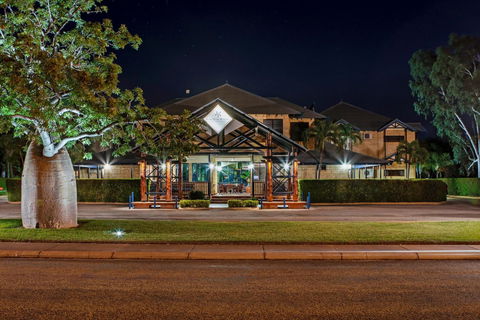 Blue Seas Resort - Tourism Caloundra 0