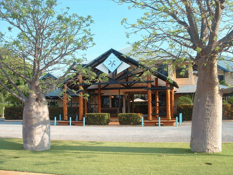 Blue Seas Resort - Tourism Caloundra 1