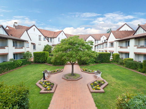 Mercure Canberra Hotel - Tourism Caloundra 2