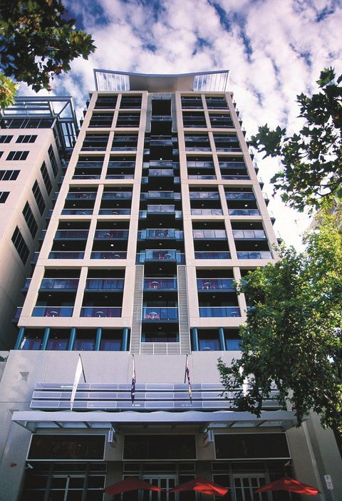 Oaks Horizons Hotel - Tourism Caloundra 0