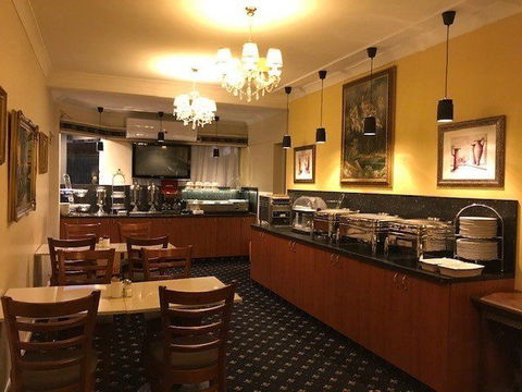 Albury Georgian - Tourism Caloundra 1