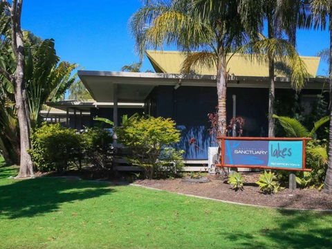 Sanctuary Lakes Fauna Retreat - Tourism Caloundra 0