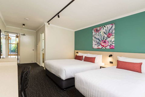 NIghtcap At Balaclava Hotel - Tourism Caloundra 2