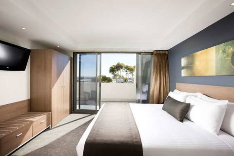 Mantra Tullamarine Hotel - Tourism Caloundra 1