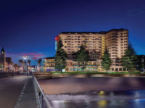 Stamford Grand Adelaide - Tourism Caloundra 0