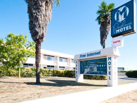Posthouse MotorLodge - Tourism Caloundra 0
